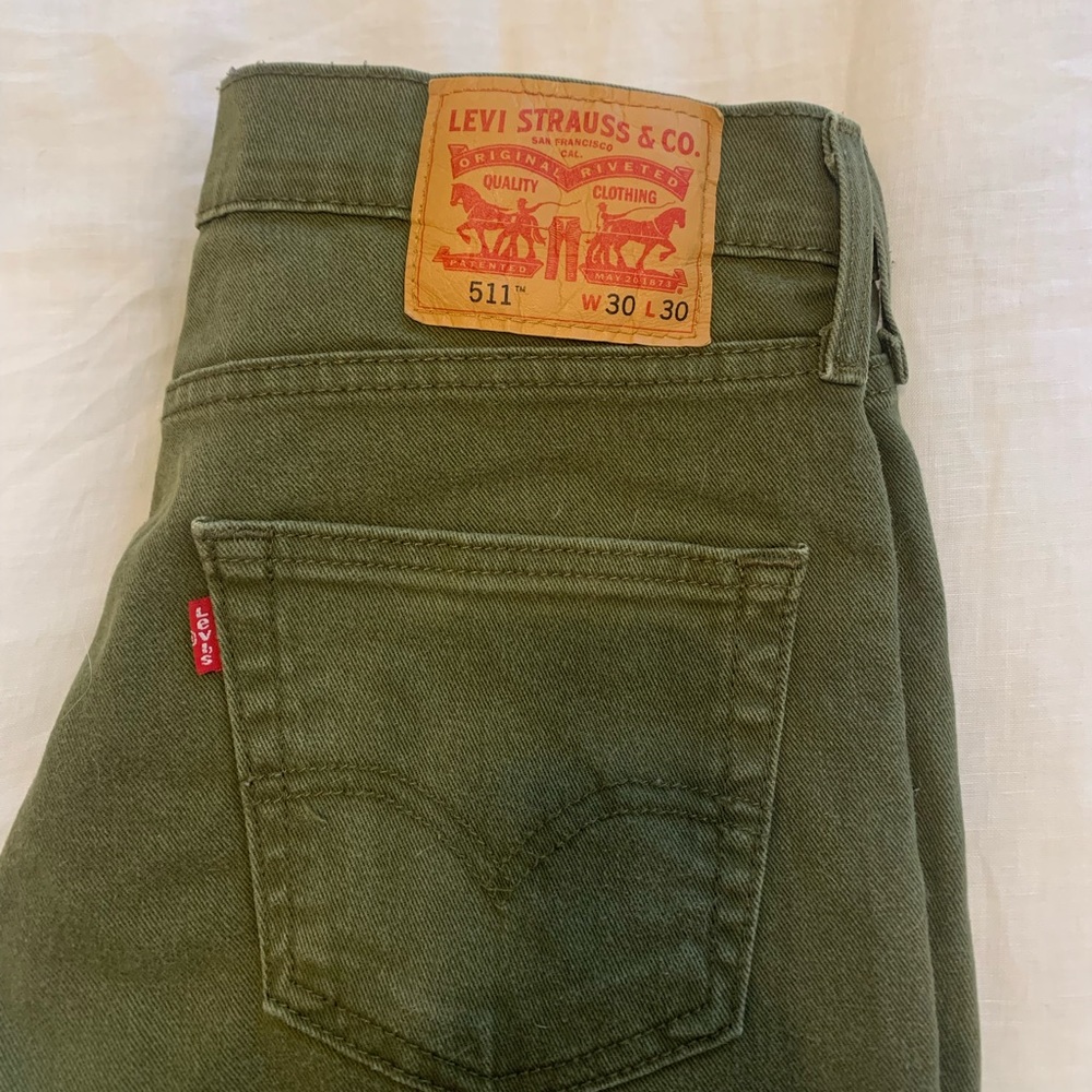 Green Straight Legged Men’s Levis